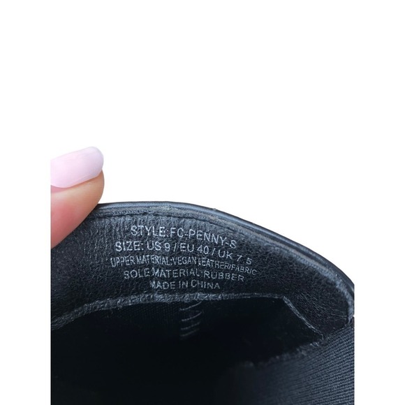 French Connection Penny Pull On Chelsea Boot in Black Vegan Leather Size US 9 - Picture 9 of 13